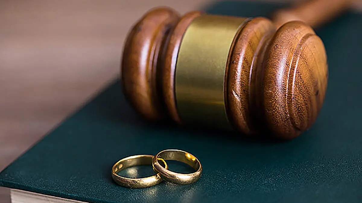 طلاق برای زنان چه عواقبی دارد ؟ | پیامدهای تلخ طلاق برای زنان