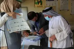 
جریان صدر با کسب ۷۳ کرسی بیشترین کرسی را در پارلمان عراق به دست آورد 