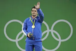 گلایه‌های قهرمان وزنه برداری از مسئولان ورزش اصفهان/آمدند یک کلنگی زدند و رفتند!