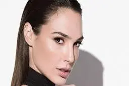 اگر سلبریتی‌ها از خانه‌هایشان بیرون نیایند، بازار شایعه از رونق می‌افتد؟