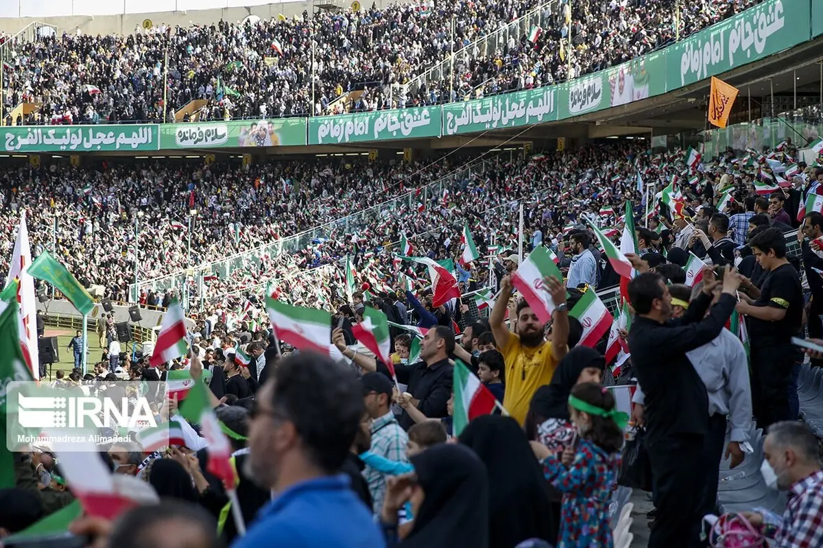  سلام فرمانده در استادیوم آزادی اجرا شد+ ویدئو