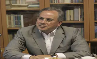  تئوریسین توسعه یا تئوریسین تجزیه؟