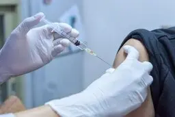 افراد هم‌جنس واکسن‌ها را تزریق کنند