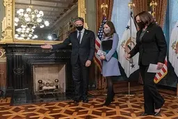 چه کسانی در داخل دولت بایدن، بازگشت آمریکا به برجام را به تاخیر انداخته اند؟ | آیا کاملا هریس در حال ایفای نقشی نامحسوس علیه ایران است؟