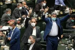 بیانیه‌ نمایندگان در حمایت از اقدام شورای نگهبان در بررسی صلاحیت‌ها