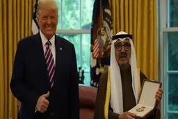 
وال استریت ژورنال |  با فوت امیر صباح الاحمد، عربستان و امارات، کویت را برای سازش با اسرائیل تحت فشار می‌گذارند
