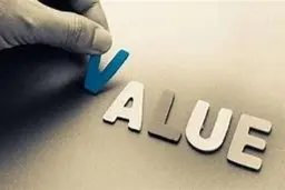 چرا قیمت دارایی‌ها در ایران با ارزش ذاتی‌شان فاصله دارد؟ | قیمت‌های حبابی