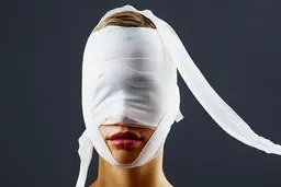 زیبایی به چه قیمت؟ | فروش نوزاد خود برای عمل زیبایی!