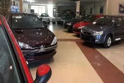 بازار خودرو زیر سنگینی سایه واردات و برجام + جدول