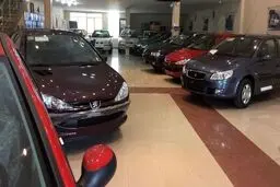 بازار خودرو زیر سنگینی سایه واردات و برجام + جدول
