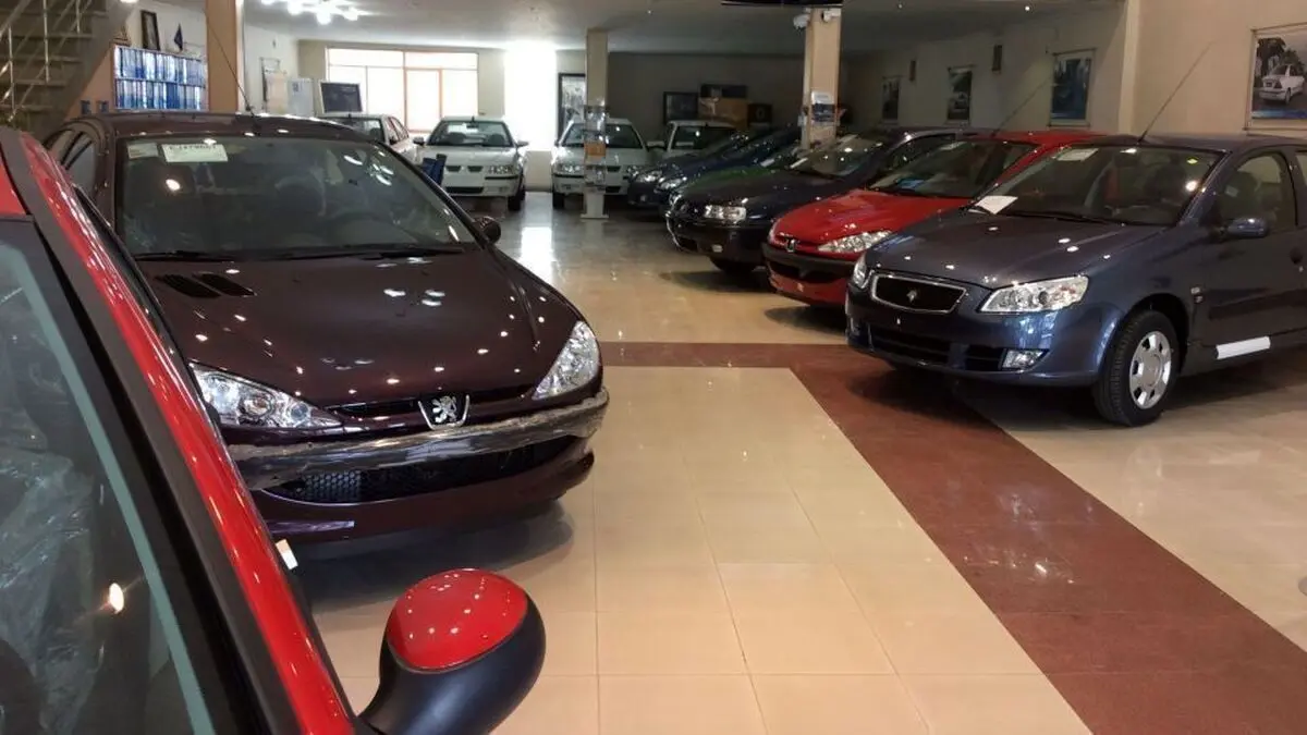 بازار خودرو زیر سنگینی سایه واردات و برجام + جدول