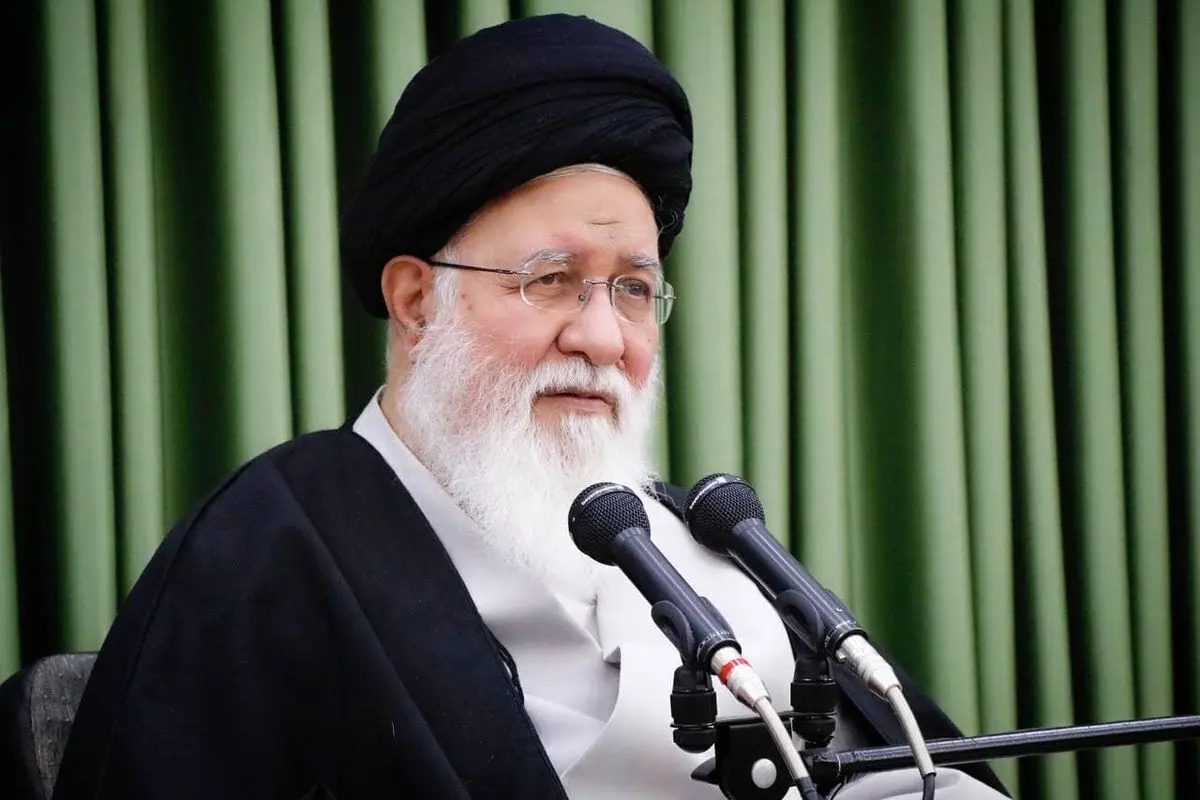 آیت‌الله علم‌الهدی: شعار دادن علیه مسئولین کار درستی نیست | آمریکا تجهیزات دارد اما خدا را ندارد