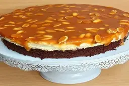 برای دسر کیک اسنیکرز درست کن! | طرز تهیه کیک اسنیکرز +ویدیو