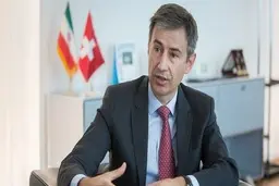
سفیر سوئیس: امروز ۱۸۰ هزار بسته از داروهای مورد نیاز برای پیوند اعضا وارد ایران شد
