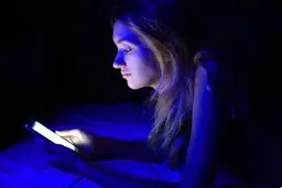 نور آبی خواب را مختل می کند