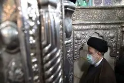 رئیسی به زیارت حرم حضرت معصومه (س) رفت + عکس