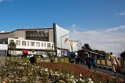 آسمان صاف تهران همراه با وزش باد ملایم