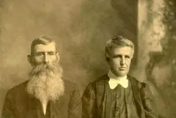 چرا عکس های قدیمی خیلی جدی و عبوس بودند؟ | چرا هیچکس لبخند نمی زد؟ + عکس