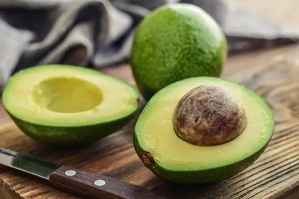 خودت توی خونه آووکادو پرورش بده، خیلی ساده است | پرورش هیجان انگیز آووکادو در خانه 