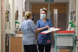 کرونا تا ۷۲ ساعت بر روی لباس‌ها زنده می ماند 