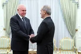 وزیر انرژی روسیه در میدان ولیعصر؛ خرید آجیل در حاشیه سفر تهران+ ویدیو 