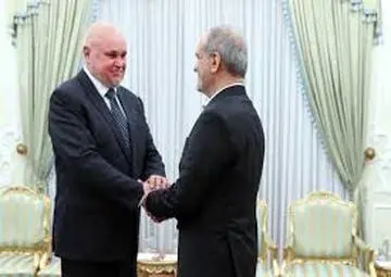 وزیر انرژی روسیه در میدان ولیعصر؛ خرید آجیل در حاشیه سفر تهران+ ویدیو 