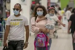 زوج هایی که علام کرونا ندارندرابطه زناشویی خود را با احتیاط از سر بگیرند.