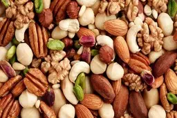  این خشکبار خواص زیادی دارد اما در خوردن آن احتیاط کنید