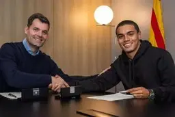 پسر رونالدینیو به تیم بارسا پیوست | امیدواریم ژائو مندز بتواند مسیر پدرش را در بارسلونا ادامه دهد