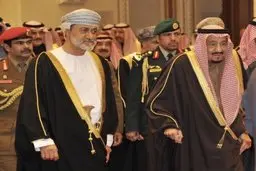 رای الیوم: بهبود روابط تهران_ریاض از اهداف سفر سلطان عمان به عربستان است