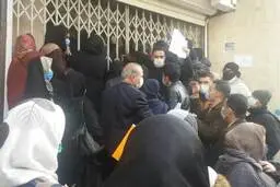 ازدحام مردم برای مجوز از فرمانداری+ عکس
