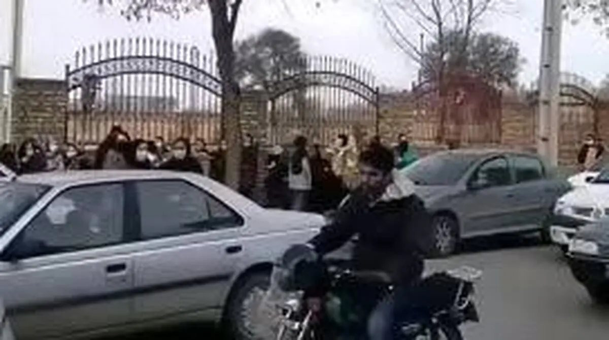 زنجان به خاطر یک حراج قفل شد | کتک‌کاری به خاطر تخفیف پالتو!+ویدئو