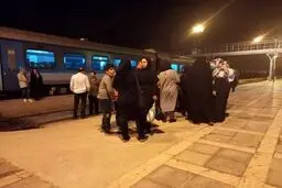 گرفتاری خبرنگاران در قطار | انسداد راه آهن تهران_شمال 