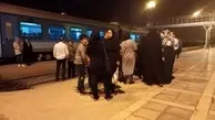 گرفتاری خبرنگاران در قطار | انسداد راه آهن تهران_شمال 