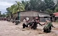 سیل در اندونزی و تیمور شرقی جان بیش از ۷۰ نفر را گرفت 