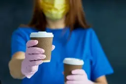 وزانه یک فنجان قهوه بخورید تا ابتلا به کرونا را تا یک دهم کاهش دهید 