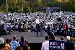  انتخابات  |   بایدن با اختلاف ۱۴ واحد در نظرسنجی ملی از ترامپ جلو است.