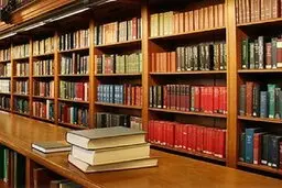 تجهیز اتوبوس‌های شاهرود به کتابخانه
