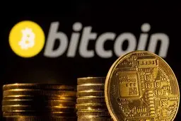 بیت کوین چگونه ساخته شد؟ تاریخچه کامل بیت کوین