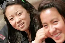 
نتیجه نظرسنجی از رای دهندگان آسیایی تبار  |   ۶۴ درصد به بایدن، ۳۵ درصد به ترامپ