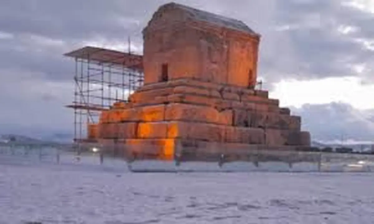 آرامگاه کوروش زیر باران سفید |  بارش زمستانی در پاسارگاد تمدن هخامنشی +ویدئو