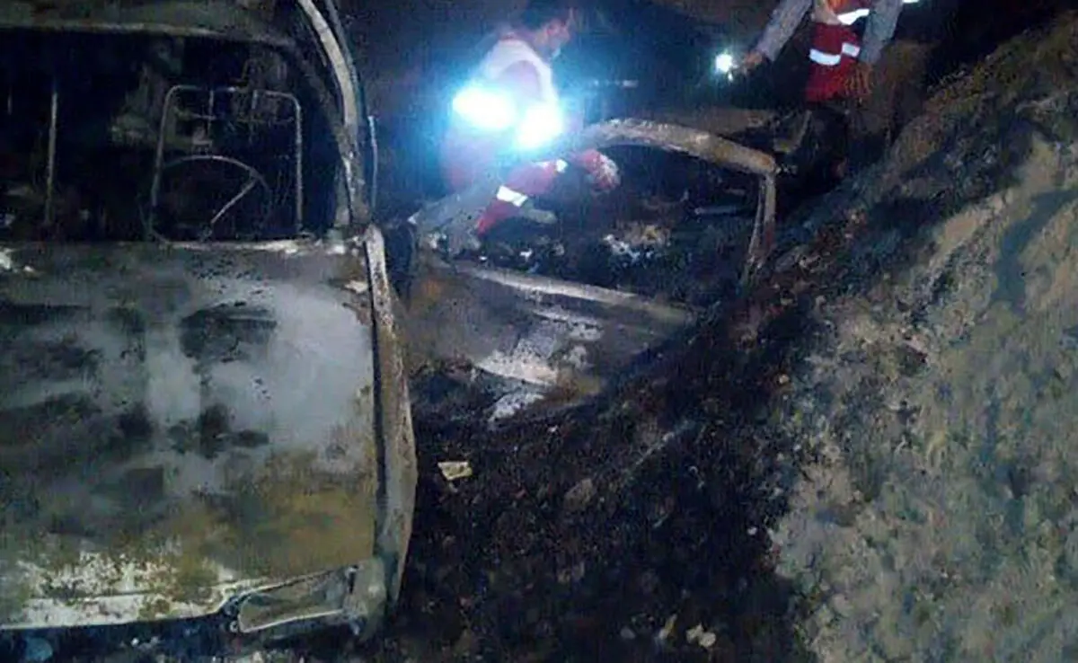 تصادف وحشتناک 2 مرد زنده زنده در ماشین سوختند |  در جاده گناباد رخ داد