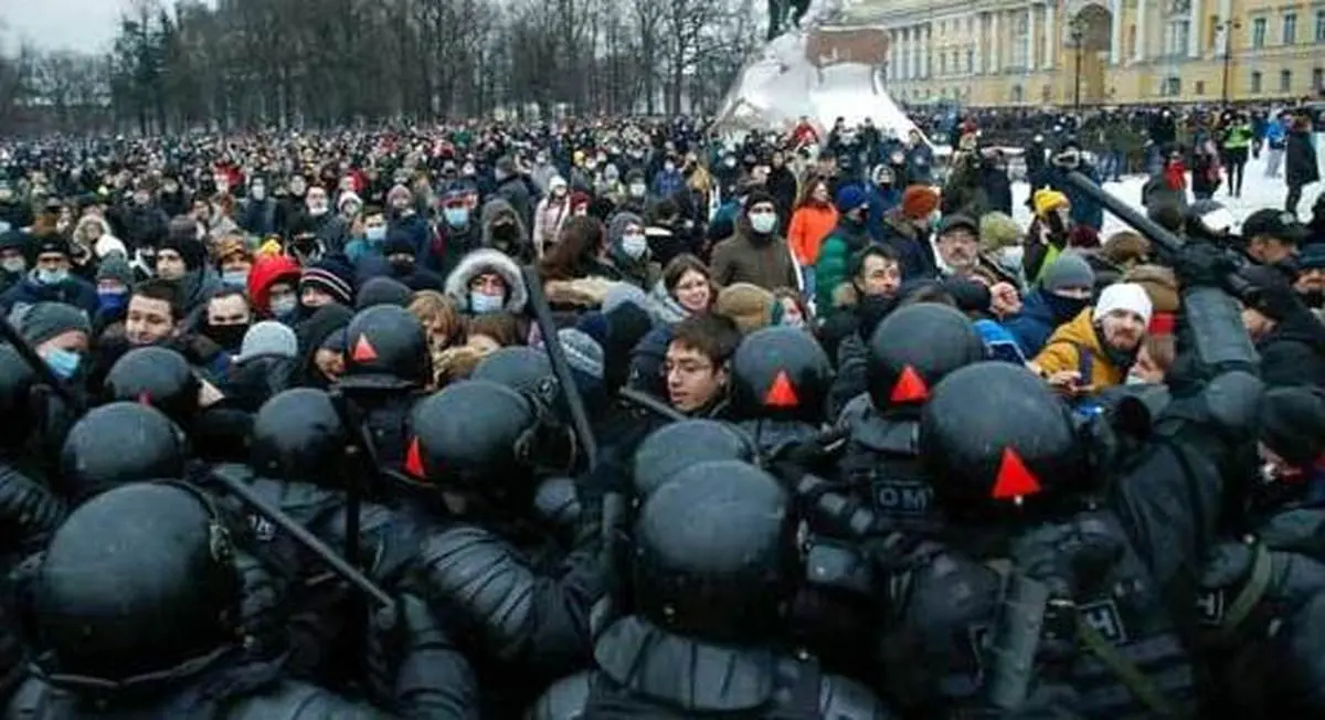 تظاهرات گسترده علیه پوتین| مردم معترض روسیه علیه پوتین تظاهرات کردند+ تصاویر