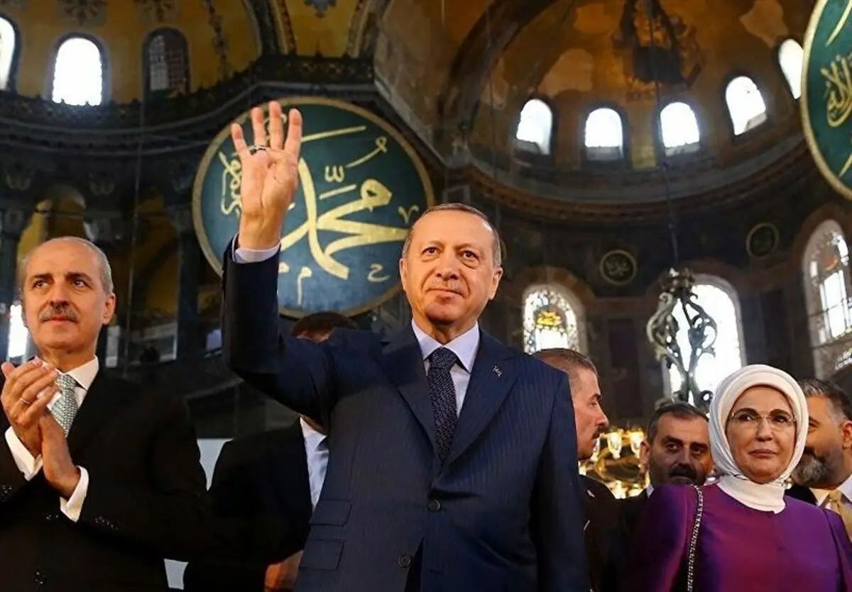 ورود اردوغان به مسجد ایاصوفیه برای اقامه نماز بعد از 86 سال