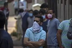  آمار روزانه مبتلایان کرونا در هند کاهش یافت