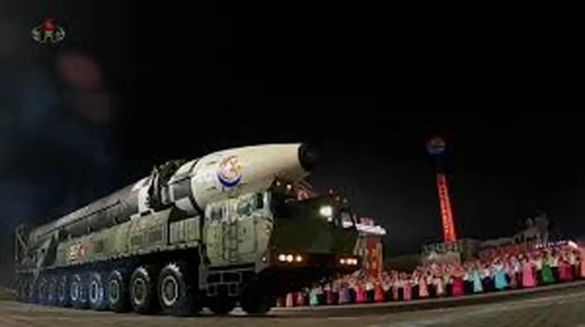 موشک‌های بالستیک و رژه نظامیان کره شمالی در نودمین سالگرد بنیانگذاری ارتش+ویدئو 