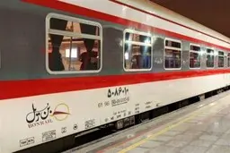 نقض فنی قطار بن ریل | مسافران مشهد در واگن‌ها حبس شدند
