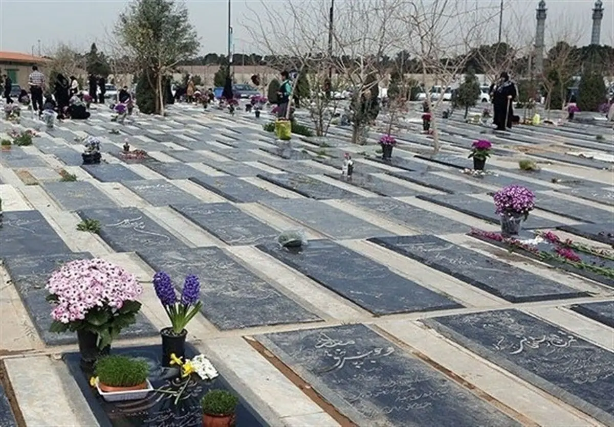 صحنه عجیب در قبرستان | دزدی عجیب | سرقت سنگ مزار!