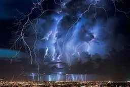 رعد و برق و رگبار تا چهارشنبه ادامه دارد