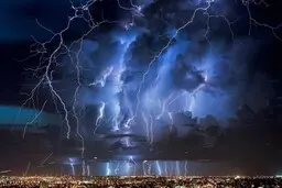 رعد و برق و رگبار تا چهارشنبه ادامه دارد